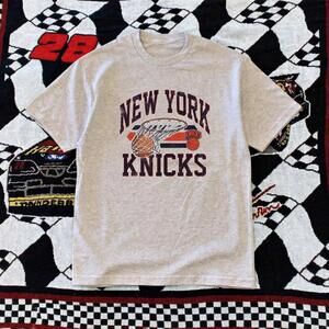 Grey New York Knicks Graphic Tee